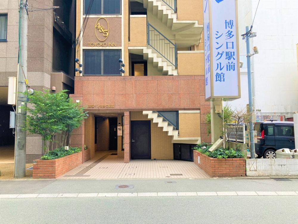 Toyoko Inn Hakata-Guchi Ekimae Fukuoka  Exterior foto